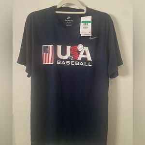 Men’s Nike Dri-Fit tee shirt.